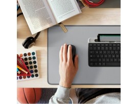 Logitech podloga za miško Desk Mat Studio Series siva 956-000052