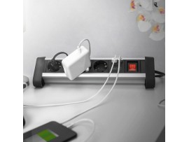 Digitus razdelilec 4x220V 2xUSB namizni s stikalom 1,5m črn DA-70614